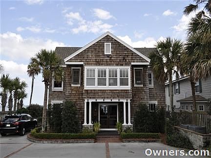 2nd image of 1451 Beach Ave