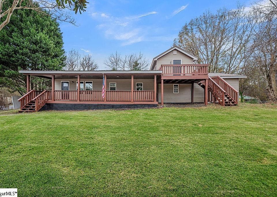 1st image of 135 Commercial Cir