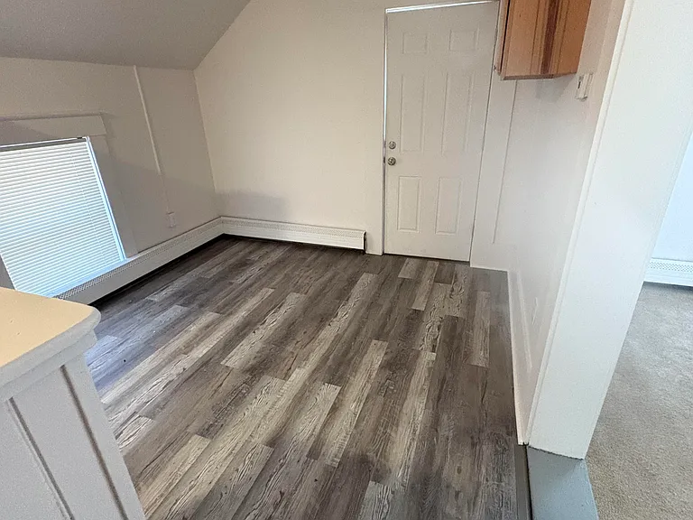 135 Church St #B — Photo 4