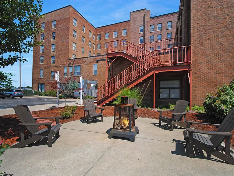 Bancroft Luxury Apartments — Photo 21