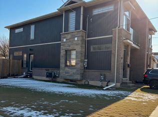 60 Park Ave, Saint Catharines, ON L2P 1P9