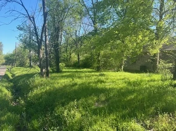 E Grove St, Paris, TX 75460