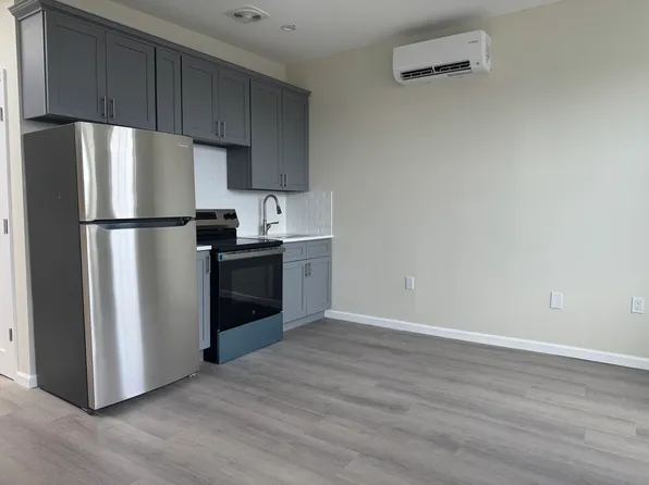1611 Taylor Avenue image 1 of 5