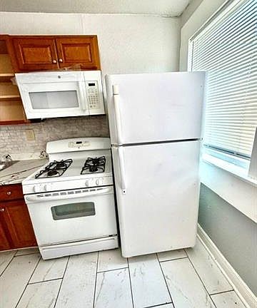 4th image of 2607 Columbus St