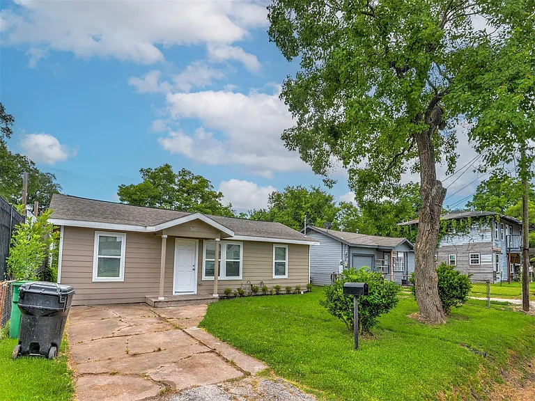 7815 Jester St — Photo 3
