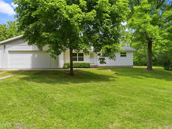 8370 W Rolston Rd, Linden, MI 48451
