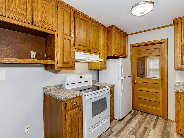 2226 S Green St — Photo 4