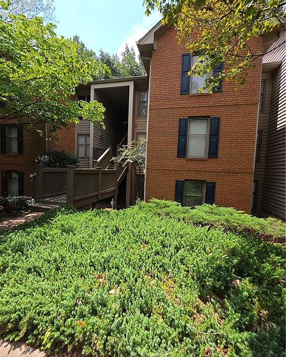 1st image of 904 Garden Ct