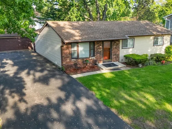 172 N Ashbury Ave, Bolingbrook, IL 60440