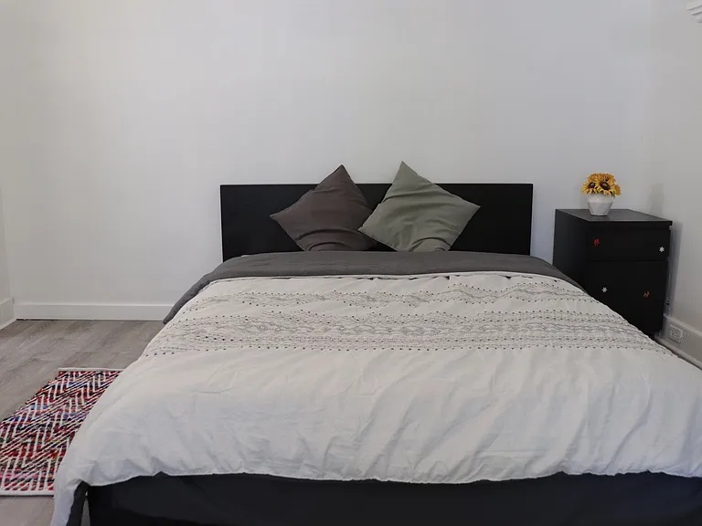 1033 Flemington St — Photo 3