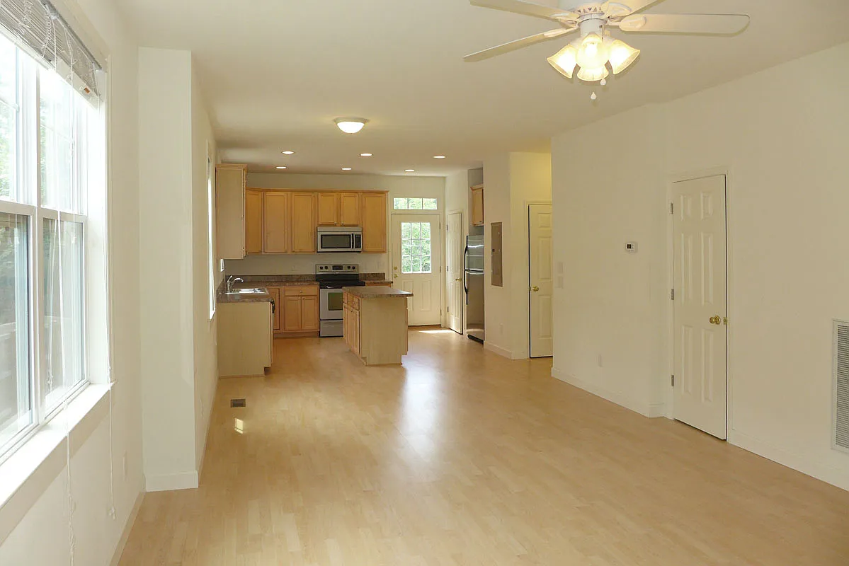 4 bed, 1800 sqft, $3,625 — Photo 4