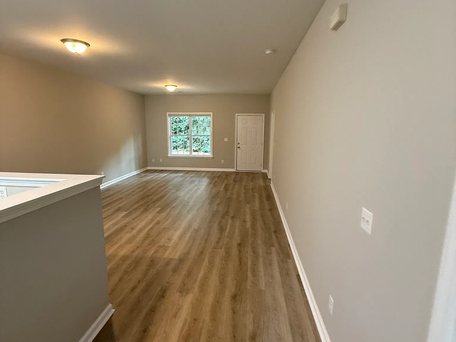 3 bed, 1313 sqft, $1,725 — Photo 2