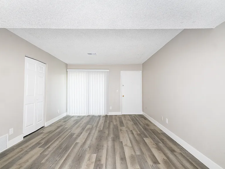 Parkview Apartments — Photo 5
