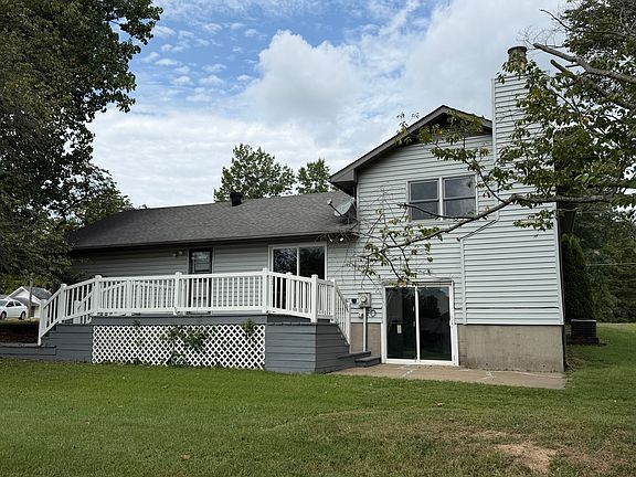 4th image of 1825 Bainbridge Rd