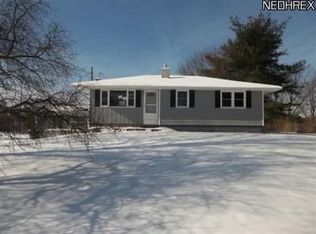 1382 N Hubbard Rd, Hubbard, OH 44425