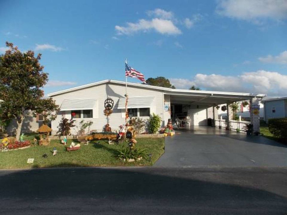 1st image of 84 Hewlett Dr