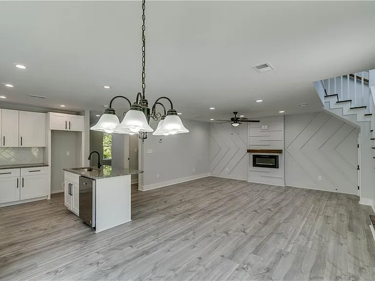 2389 Highpoint Rd #A — Photo 6
