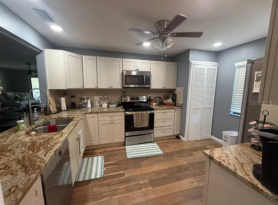 3 bed, 2.0 bath, 1595 sqft, $4,950 — Photo 4