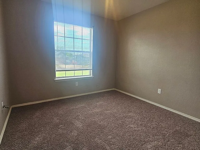 1706 Caprock Dr — Photo 11