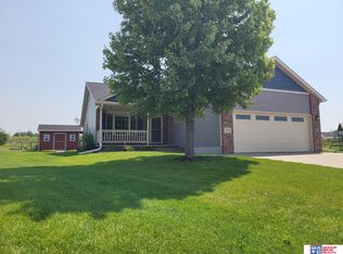 558 Chestnut Cir, Seward, NE 68434
