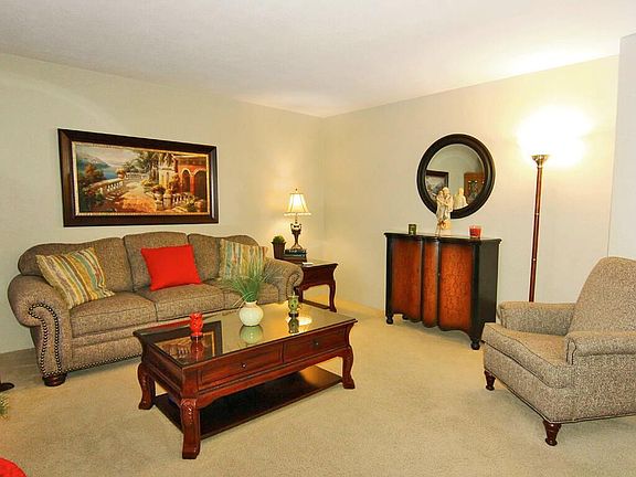 4th image of 2021 Anthony Dr
