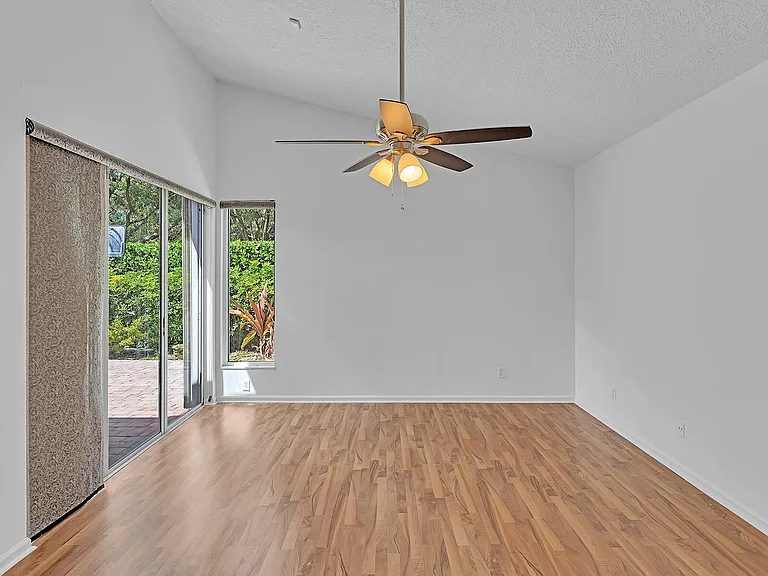 3420 Washington Ln — Photo 13
