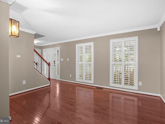 5th image of 7 Melville Ct