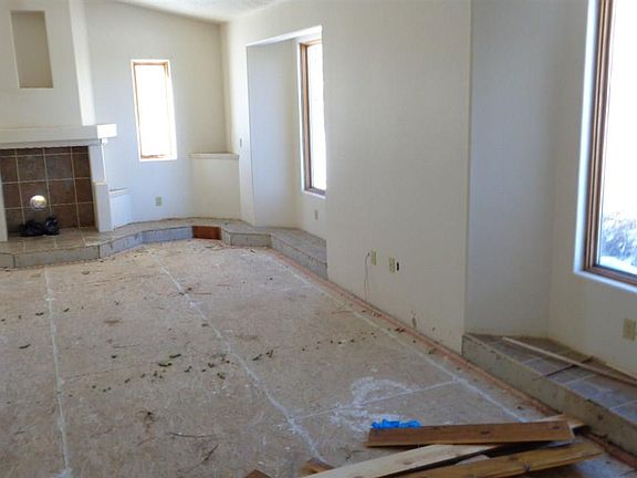 5th image of 305 Chico Dr