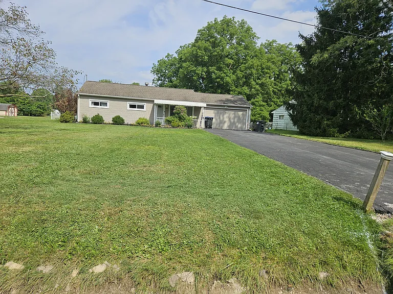 1891 Huntington Cir — Photo 13