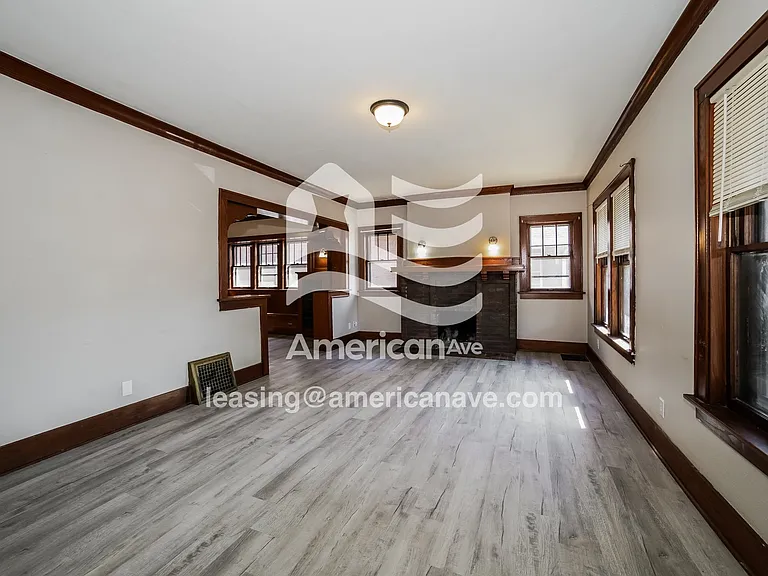 1346891_003_living_room_14011193.jpg