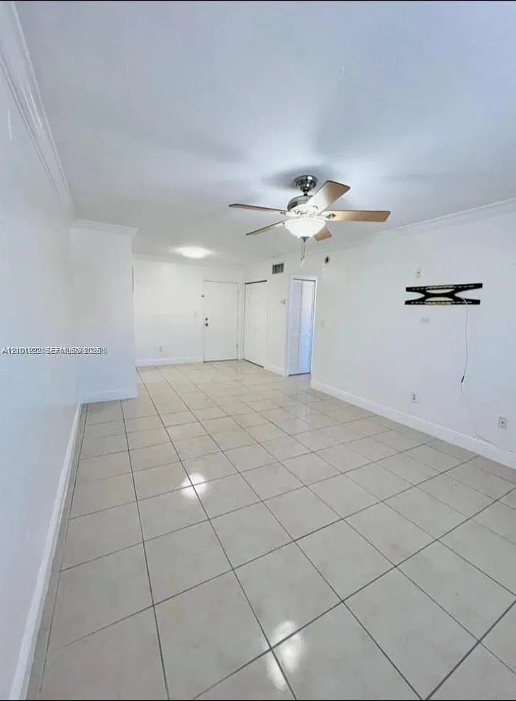Las Estrellas Condo — Photo 3