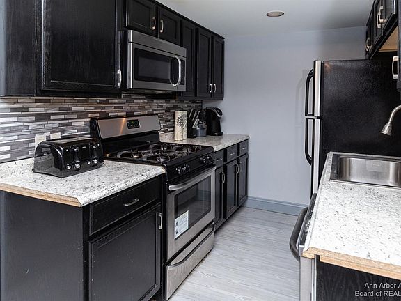 5th image of 9657 Harbour Cove Ct