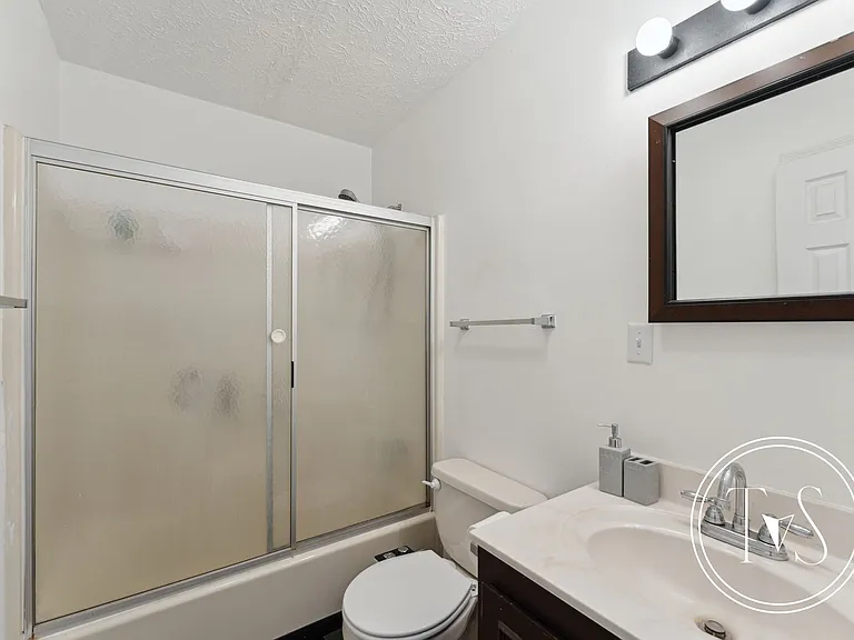 32 Gregory Ct — Photo 36