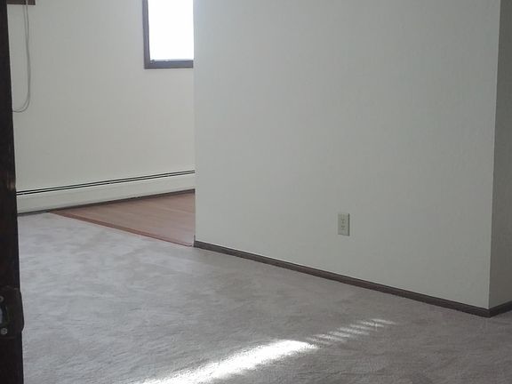 2nd image of 1017 Raymond Ave #6