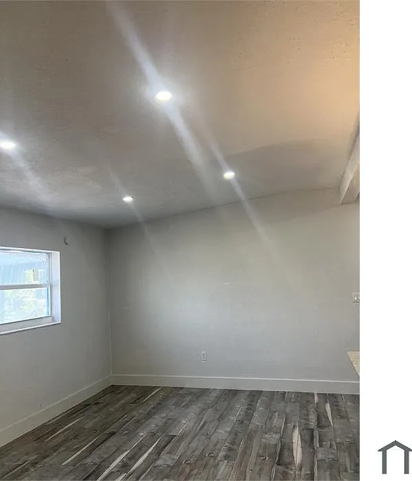 3907 Nowata Property — Photo 2