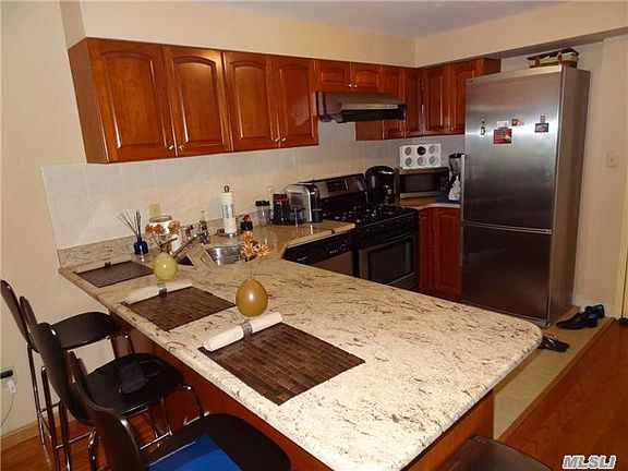 2nd image of 64-34 Grand Central Pkwy #1H