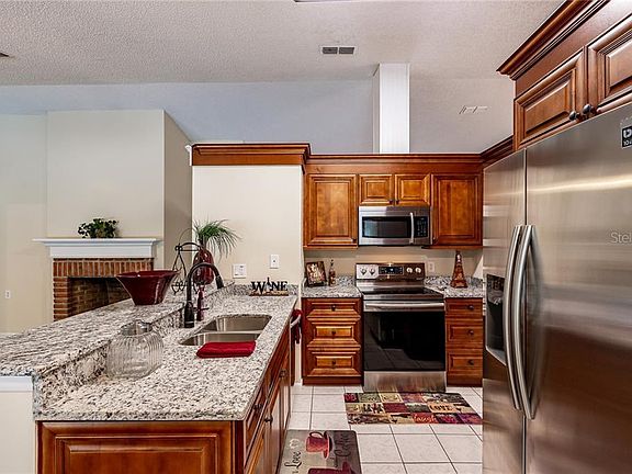 3rd image of 15001 Sunglow Ct