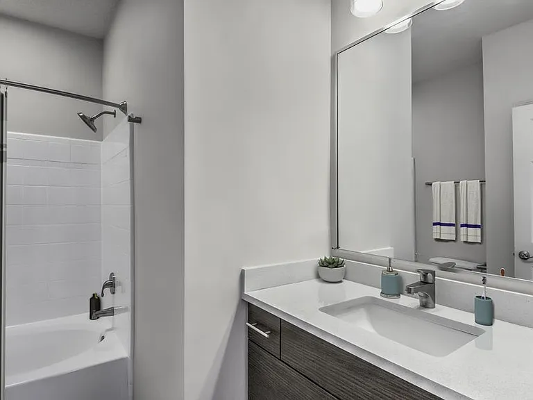 Camden Deerfield — Photo 15