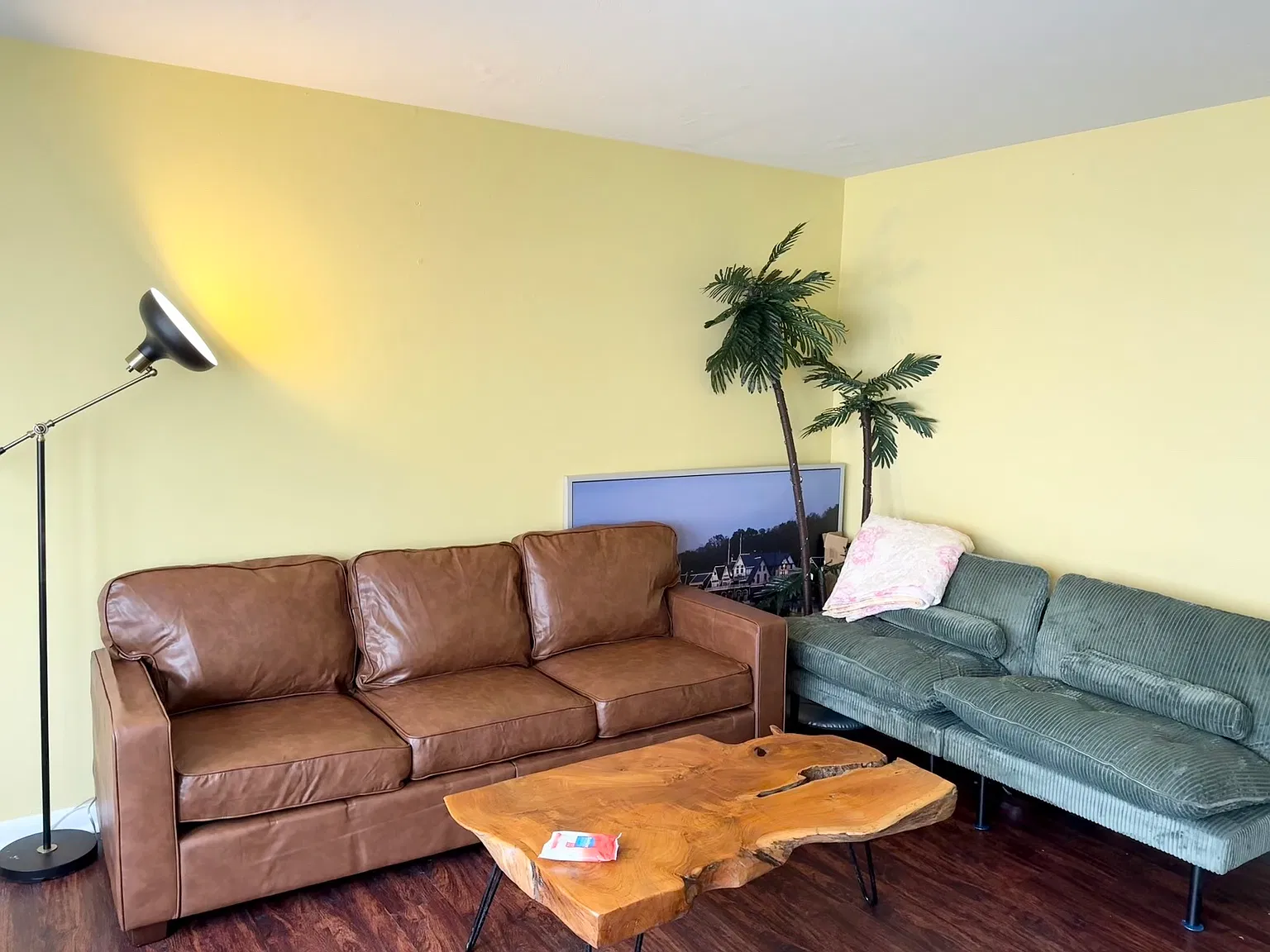 250 Tanglewood Ln — Photo 2