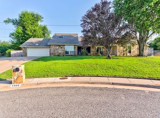1800 Nighthawk Ct, Edmond, OK 73034