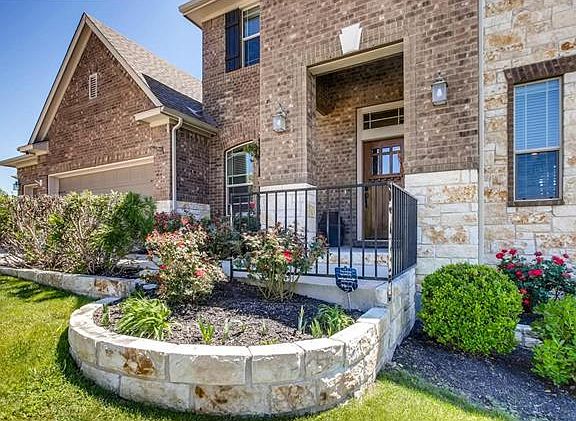 3rd image of 380 Torrington Dr
