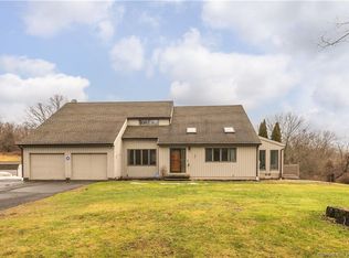 499 Quassapaug Rd, Watertown, CT 06795