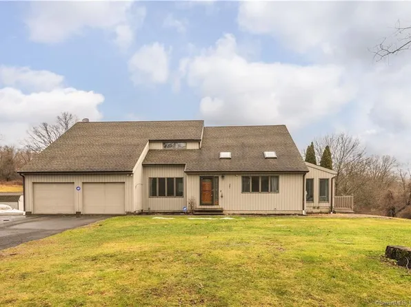 499 Quassapaug Road, Watertown, CT 06798