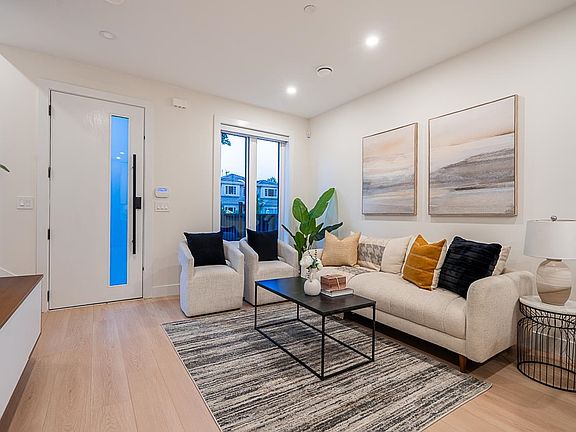4th image of 3638 Normandy Dr #4