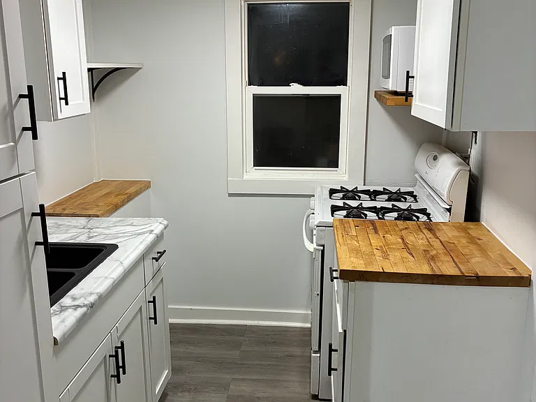 3121 Jefferson St — Photo 9