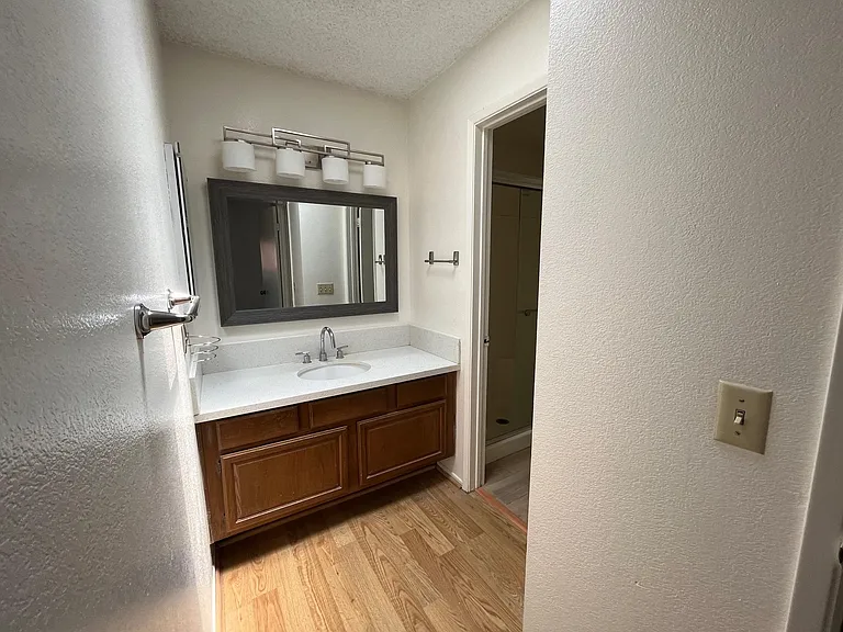 5339 Peck Rd — Photo 12