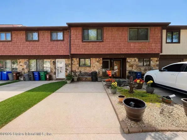 196 Rolling Hill Grn, Staten Island, NY 10312