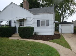 1042 N Jackson St, Waukegan, IL 60085