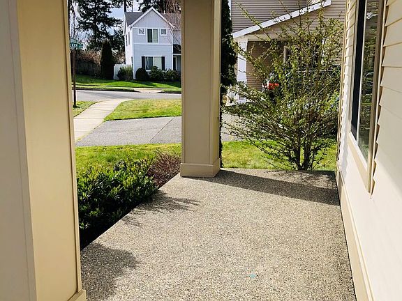 2nd image of 1832 Cadborough Ln