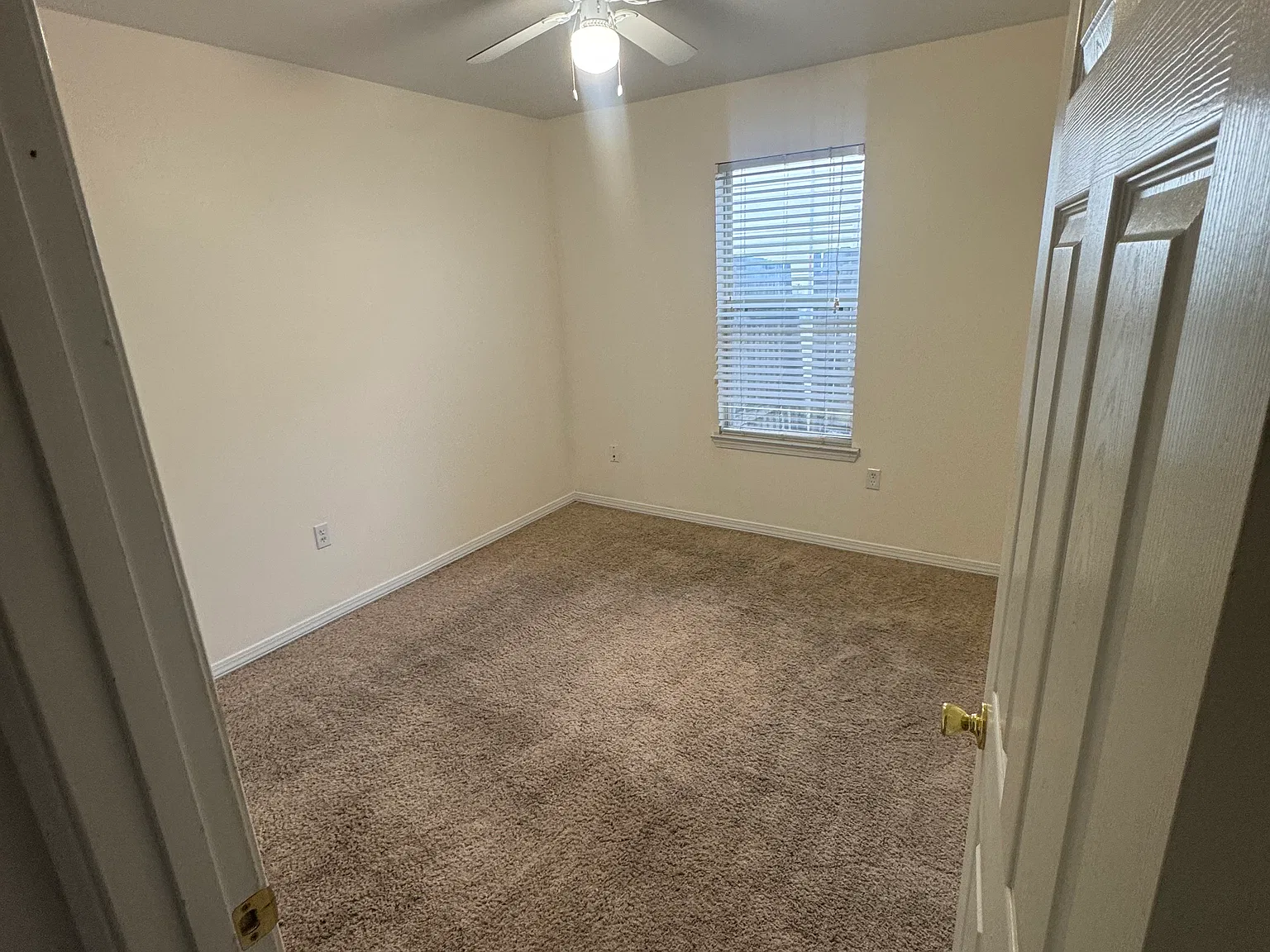 3 bed, 1426 sqft, $2,000 — Photo 4